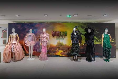 Alumnos del CSDMM-UPM «re-visten» a Elphaba y Glinda (de la película Wicked II).